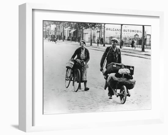 French Refugees Returning Home after the Fall of France to the Germans, Paris, July 1940-null-Framed Giclee Print