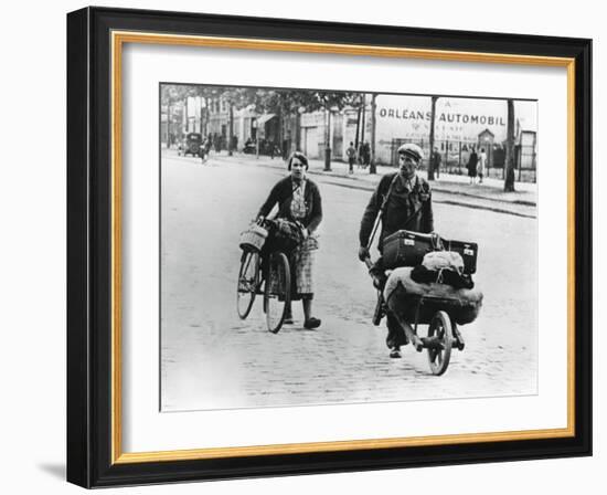 French Refugees Returning Home after the Fall of France to the Germans, Paris, July 1940-null-Framed Giclee Print