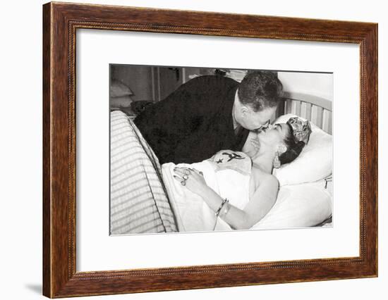 Frida Kahlo and Diego Rivera at the Blue House (Casa Azul), Coyoacan, Mexico City, 1940-Tina Modotti-Framed Giclee Print