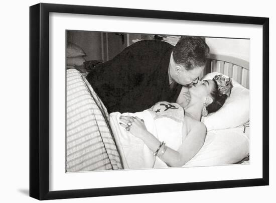 Frida Kahlo and Diego Rivera at the Blue House (Casa Azul), Coyoacan, Mexico City, 1940-Tina Modotti-Framed Giclee Print