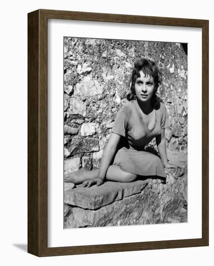 Frisky, Gina Lollobrigida, 1954-null-Framed Photo