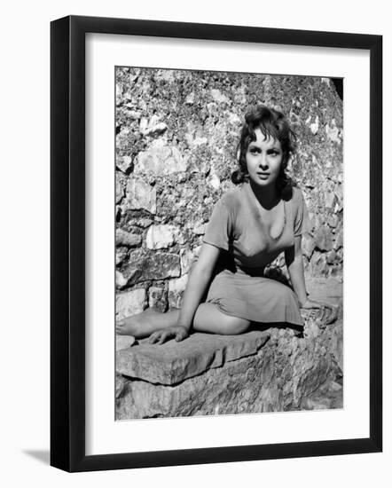 Frisky, Gina Lollobrigida, 1954-null-Framed Photo