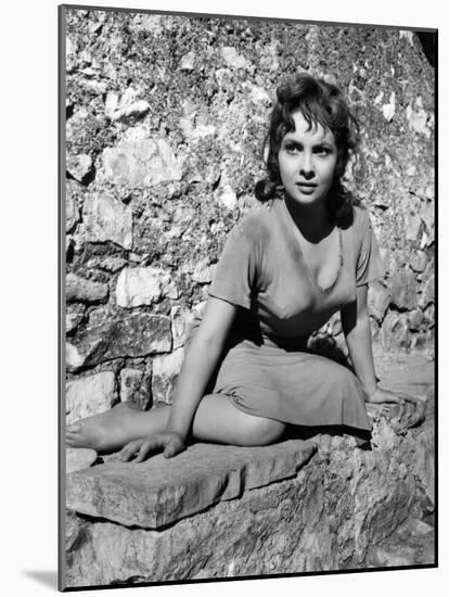 Frisky, Gina Lollobrigida, 1954-null-Mounted Photo