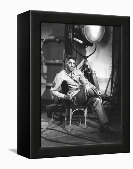 FROM HERE TO ETERNITY, 1953 directed by FRED ZINNEMANN Burt Lancaster (b/w photo)-null-Framed Stretched Canvas