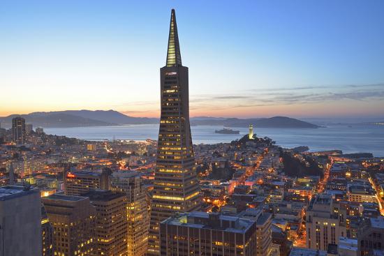 From Hotel Mandarin Oriental Towards Transamerica Pyramid And Coit