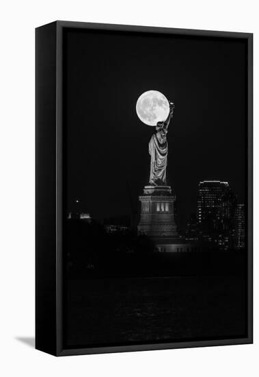 Full Moon New York-Bruce Getty-Framed Premier Image Canvas