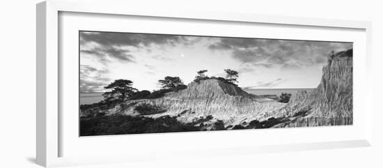 Full moon sets over the Pacific Ocean, Broken Hill Overlook, Torrey Pines State Natural Reserve...-Panoramic Images-Framed Photographic Print