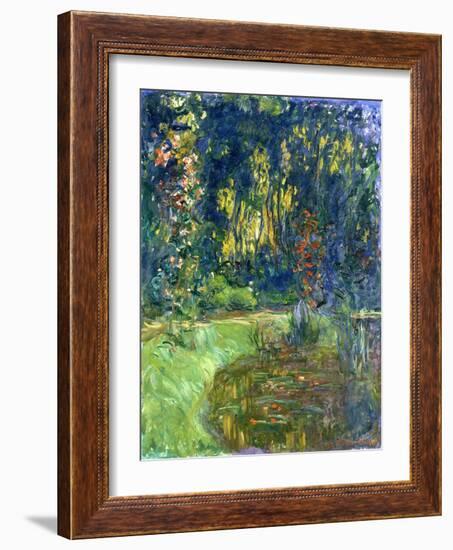 Garden of Giverny, 1923-Claude Monet-Framed Giclee Print