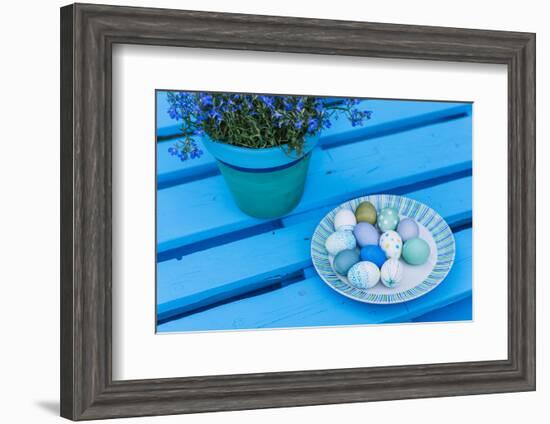 Garden, pallets, Easter decoration, eggs, flowers, detail,-mauritius images-Framed Photographic Print