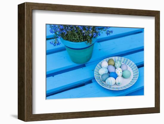 Garden, pallets, Easter decoration, eggs, flowers, detail,-mauritius images-Framed Photographic Print