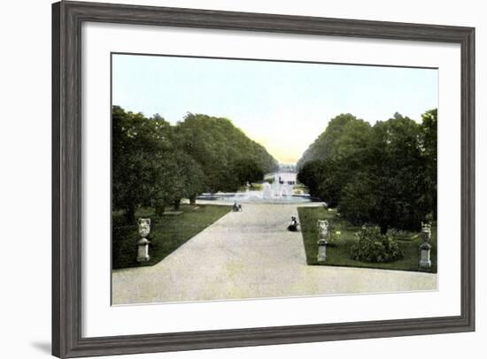 Gardens of Hampton Court Palace, London, 20th Century-null-Framed Giclee Print