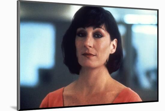 GARDENS OF STONE, 1987 directed by FRANCIS FORD COPPOLA Anjelica Huston (photo)-null-Mounted Photo