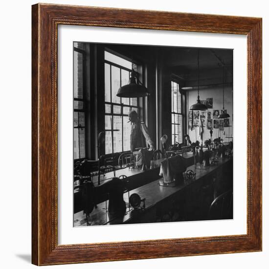 Garment Industry Slump-Sam Shere-Framed Photographic Print