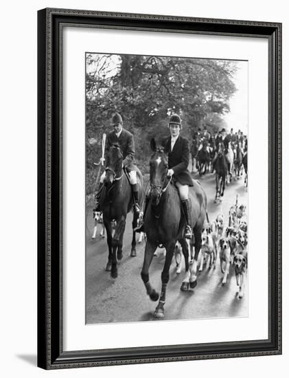 Gathering Pace-The Chelsea Collection-Framed Premium Giclee Print