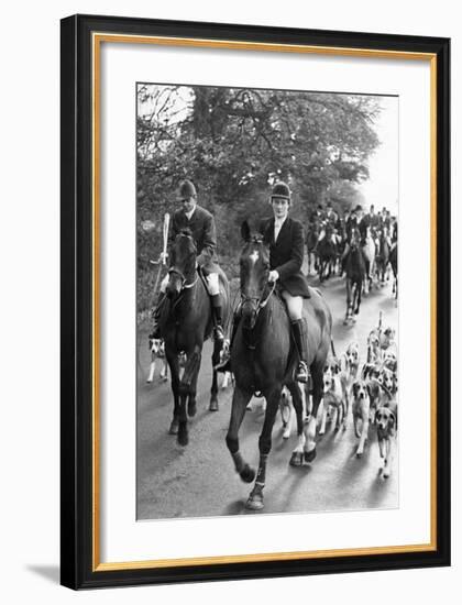 Gathering Pace-The Chelsea Collection-Framed Premium Giclee Print