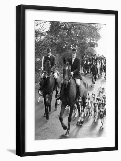 Gathering Pace-The Chelsea Collection-Framed Premium Giclee Print