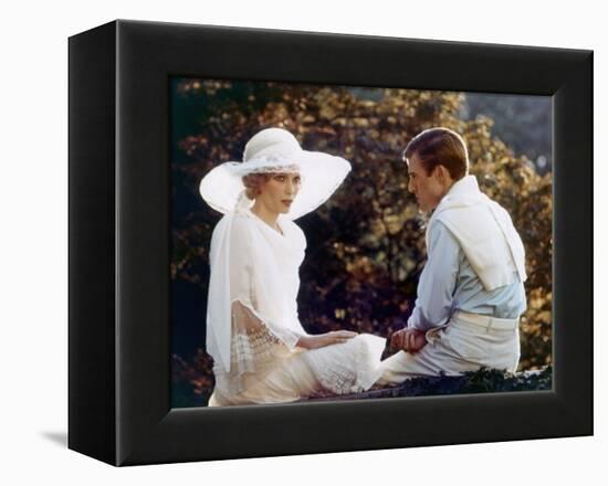 Gatsby le Magnifique THE GREAT GATSBY by Jack Clayton with Robert Redford and Mia Farrow, 1974 (pho-null-Framed Stretched Canvas