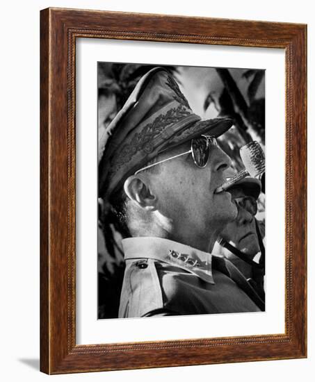 General Douglas Macarthur-null-Framed Photo