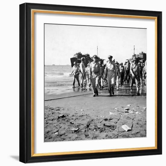 General MacArthur Coming Ashore, Luzon, Phillipines-Carl Mydans-Framed Premium Photographic Print