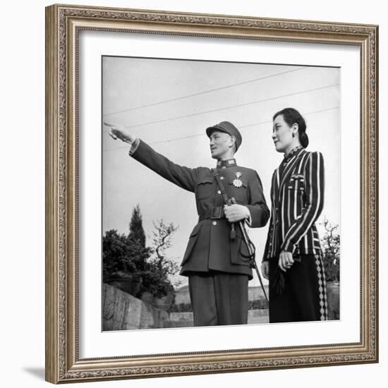 Generalissimo Chiang Kai-Shek Pointing Something Out to His Wife-Carl Mydans-Framed Photographic Print