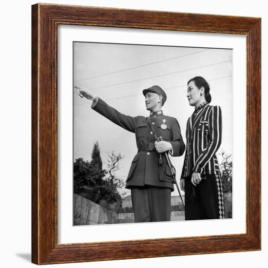 Generalissimo Chiang Kai-Shek Pointing Something Out to His Wife-Carl Mydans-Framed Photographic Print