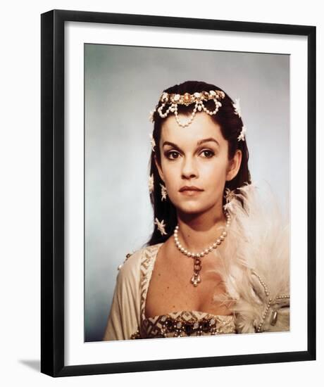 Genevi?ve Bujold - Anne of the Thousand Days-null-Framed Photo