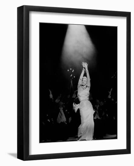 Gentlemen Prefer Blondes, Marilyn Monroe, 1953-null-Framed Photo