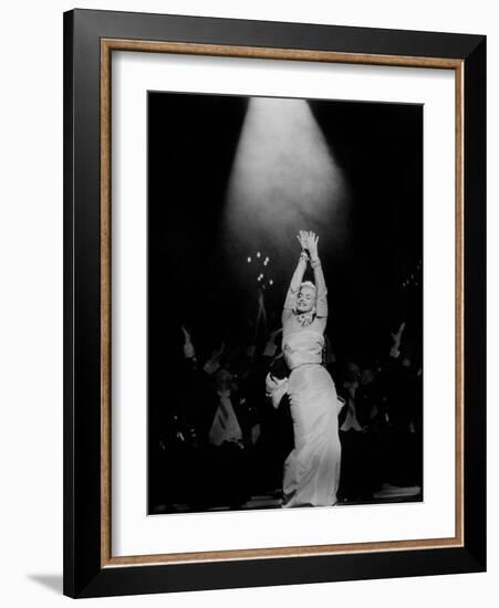 Gentlemen Prefer Blondes, Marilyn Monroe, 1953-null-Framed Photo