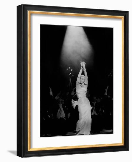 Gentlemen Prefer Blondes, Marilyn Monroe, 1953-null-Framed Photo