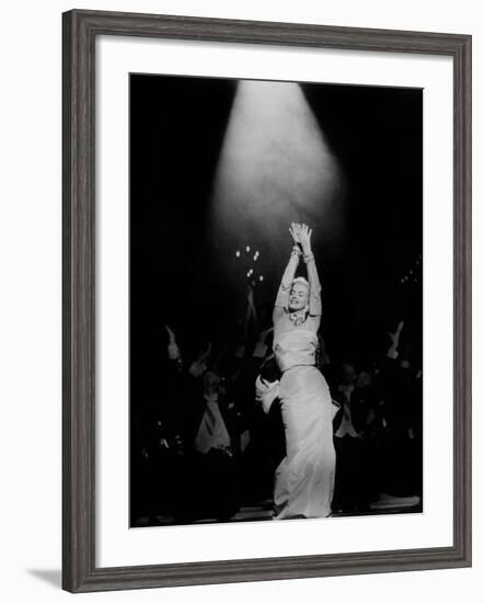 Gentlemen Prefer Blondes, Marilyn Monroe, 1953-null-Framed Photo