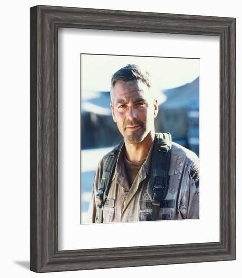 George Clooney - Three Kings-null-Framed Photo