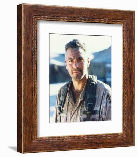 George Clooney - Three Kings-null-Framed Photo