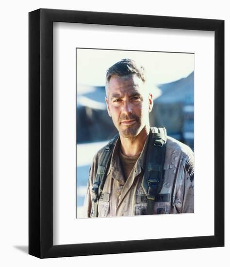 George Clooney - Three Kings-null-Framed Photo