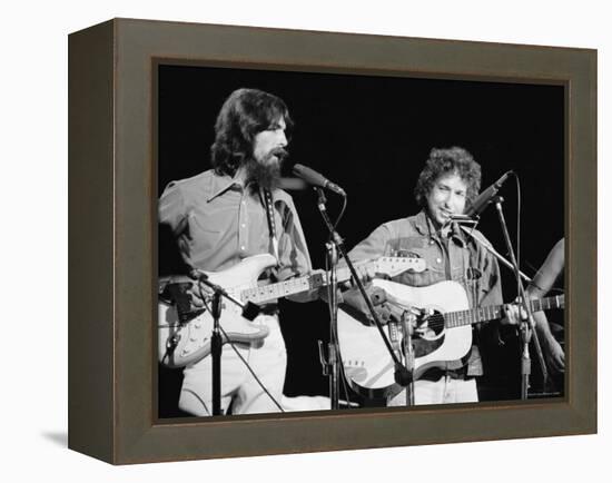 George Harrison and Bob Dylan during the Concert for Bangladesh at Madison Square Garden-Bill Ray-Framed Premier Image Canvas