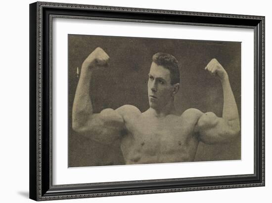 Georges Hackenschmidt (Russe) essayant ses forces (Lutteur russe).--Framed Giclee Print