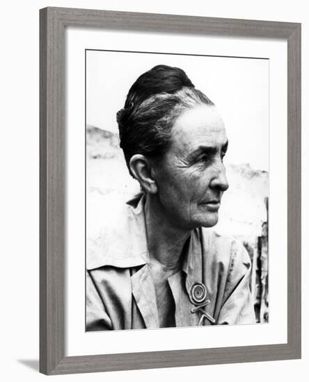 Georgia O'Keeffe (1887-1986)-null-Framed Photographic Print