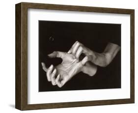 Georgia O'Keeffe (1887-1986)-Alfred Stieglitz-Framed Photographic Print
