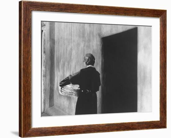 Georgia O'Keeffe Carrying a Basket-John Loengard-Framed Premium Photographic Print