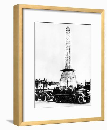 German Artillery Driving Through the Place De La Concorde, Paris, 1940-null-Framed Giclee Print