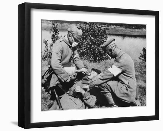 German Medics Using an Oxygen Machine on the Western Front During World War I-Robert Hunt-Framed Photographic Print