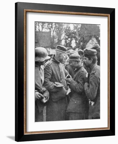 German Prisoners Taken on 18 April 1918, France-null-Framed Giclee Print