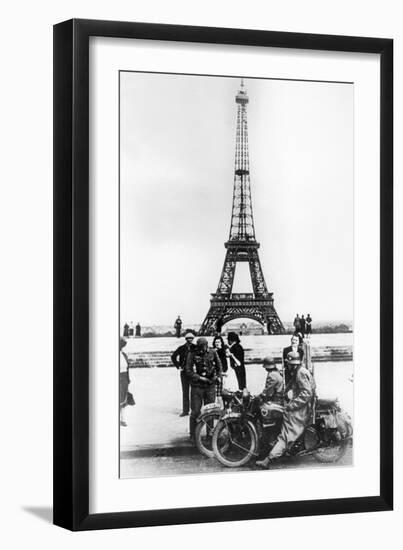 German Soldiers in Front of the Eiffel Tower, Paris, 1940-null-Framed Photographic Print