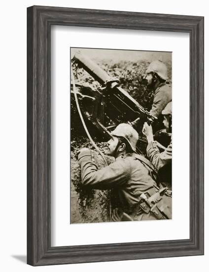 German soldiers manning a machine gun, World War I, c1914-c1918-Unknown-Framed Photographic Print