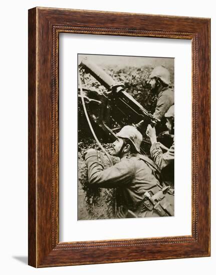 German soldiers manning a machine gun, World War I, c1914-c1918-Unknown-Framed Photographic Print