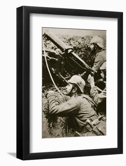 German soldiers manning a machine gun, World War I, c1914-c1918-Unknown-Framed Photographic Print