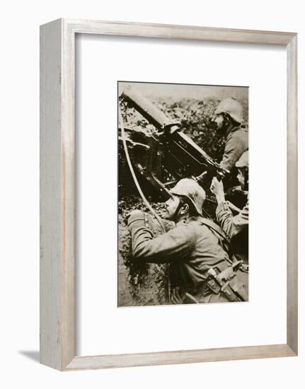 German soldiers manning a machine gun, World War I, c1914-c1918-Unknown-Framed Photographic Print