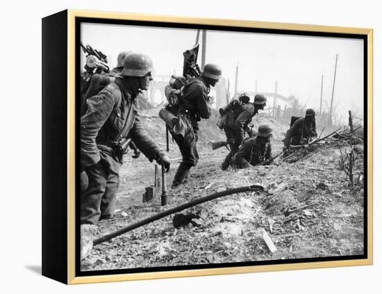 German Soldiers of the German Mortar Detachment in the Battle for Stalingrad August 1942-null-Framed Premier Image Canvas