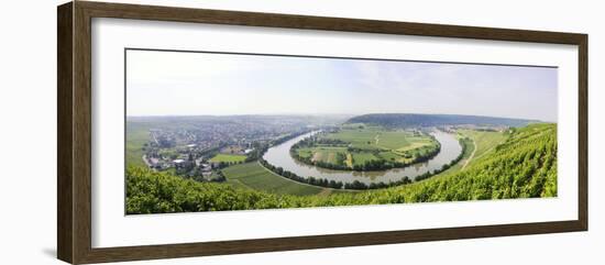 Germany, Baden-Wurttemberg, Mundelsheim, Neckarschleife-Herbert Kehrer-Framed Photographic Print