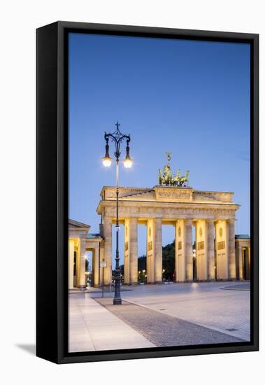 Germany, Deutschland. Berlin. Berlin Mitte. Brandenburg Gate, Brandenburger Tor-Francesco Iacobelli-Framed Premier Image Canvas