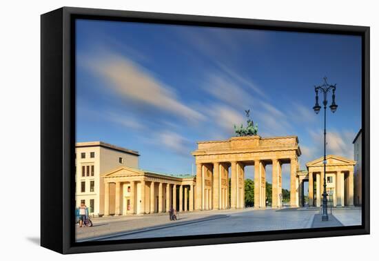 Germany, Deutschland. Berlin. Berlin Mitte. Brandenburg Gate, Brandenburger Tor-Francesco Iacobelli-Framed Premier Image Canvas